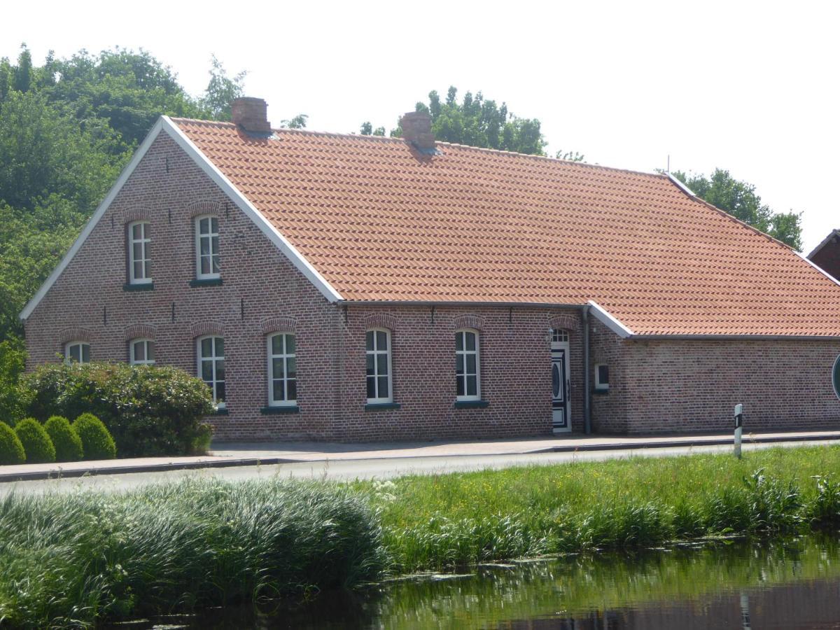 Ferienwohnung Gulf Im Gulfhof Am Kanal Grossefehn Экстерьер фото